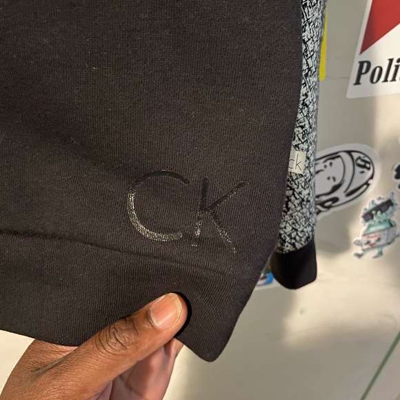 Calvin Klein sweater - Picture 4 of 4